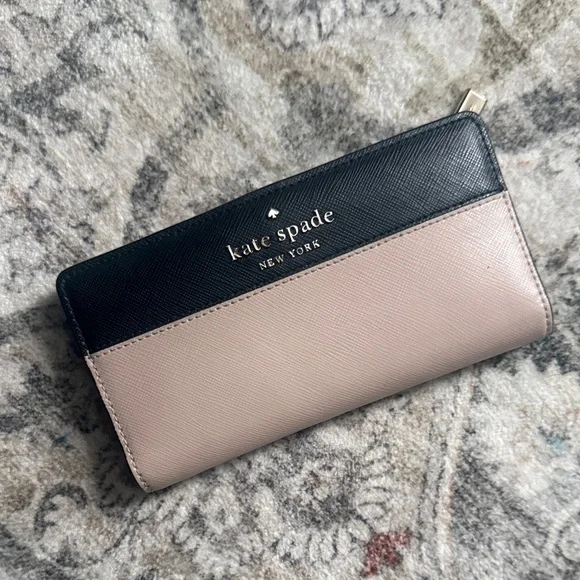 Kate spade wallet - Picture 1 of 2